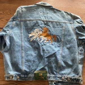Vintage Women’s Western District Gasoline Embroidered Jean Jacket in Size Medium
